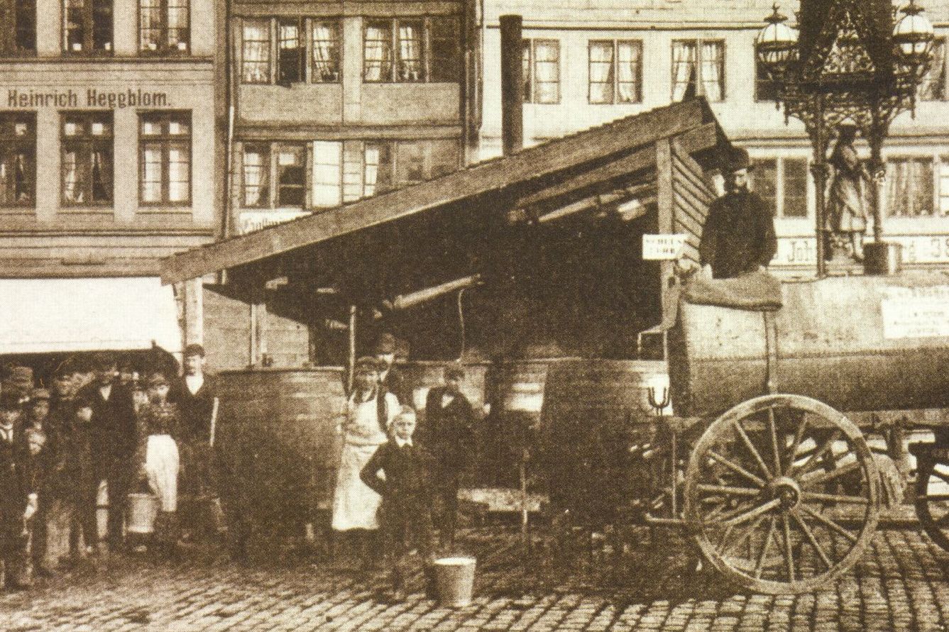 Verteilung abgekochten Wassers in Hamburg wegen der Choleraepidemie 1892