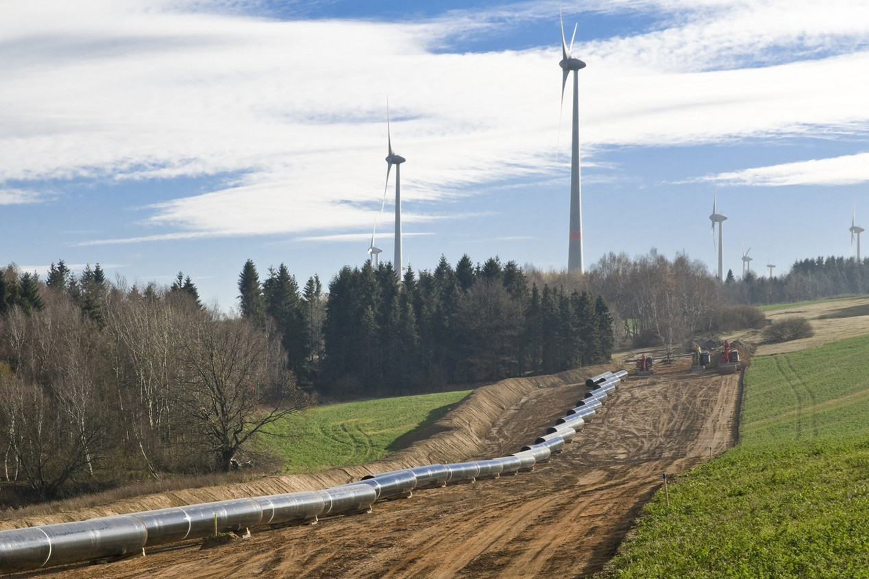 Windenergieanlagen und Gasleitungen liegen häufig nah beieinander.